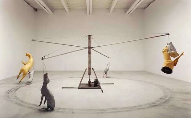 Bruce Nauman -פסל אלומיניום ותיל (שלוש חיות גדולות)