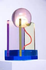 אדריאן קרוז: שילוב של אבן טבעית עם שרפים.