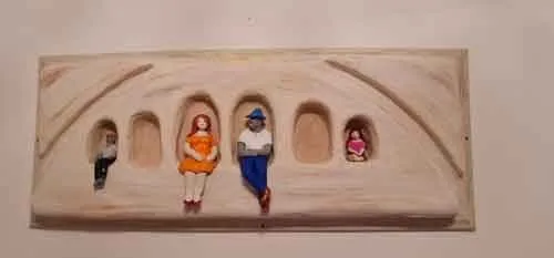 פיסול בבטון קל בשילוב קרמיקה