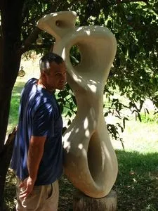 פסלים מופשטים-בטון