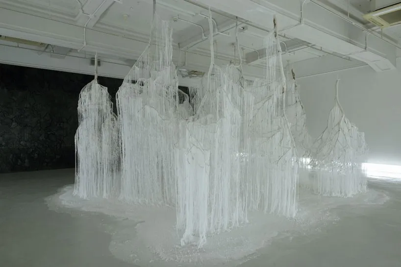 פיסול בבד ואור: yasuaki onishi